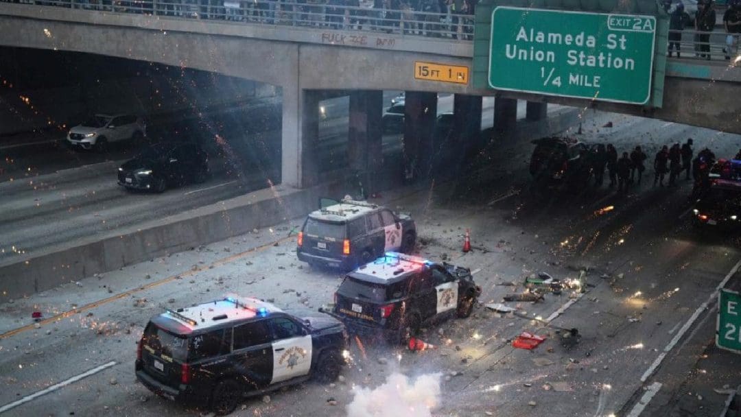 ABD Başkanı Donald Trump, Texas'taki Sel Felaketinde Hayatını Kaybedenlerle Bir Araya Geldi