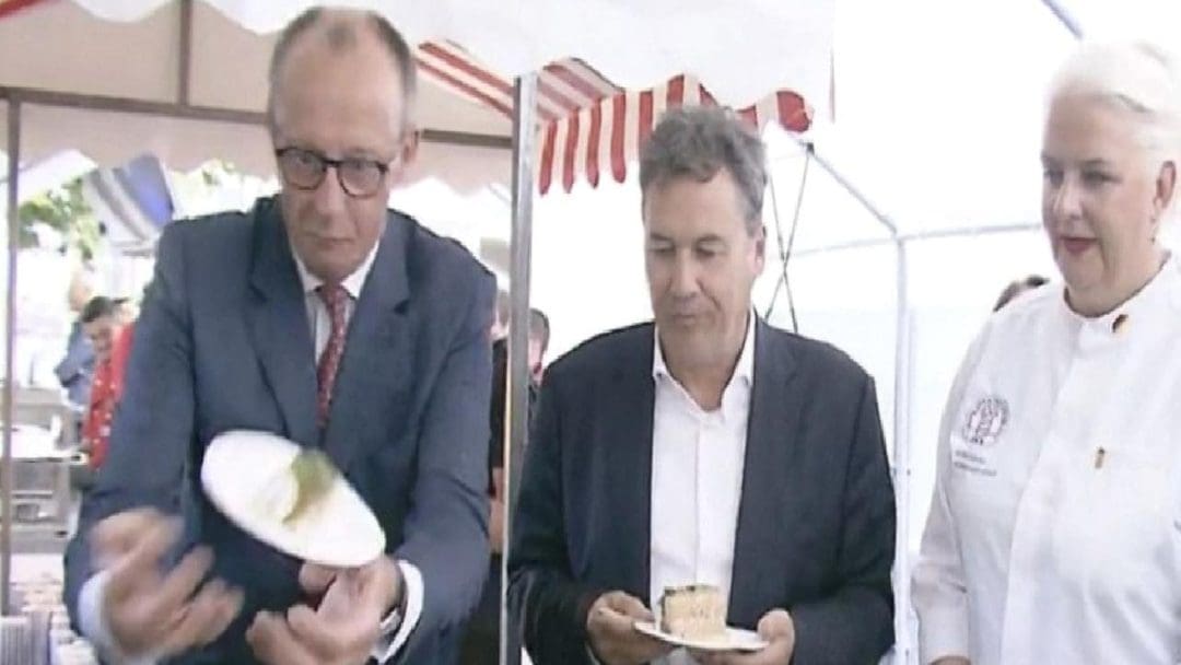 Almanya Temalı Pasta ve Merz'in Katılımı
