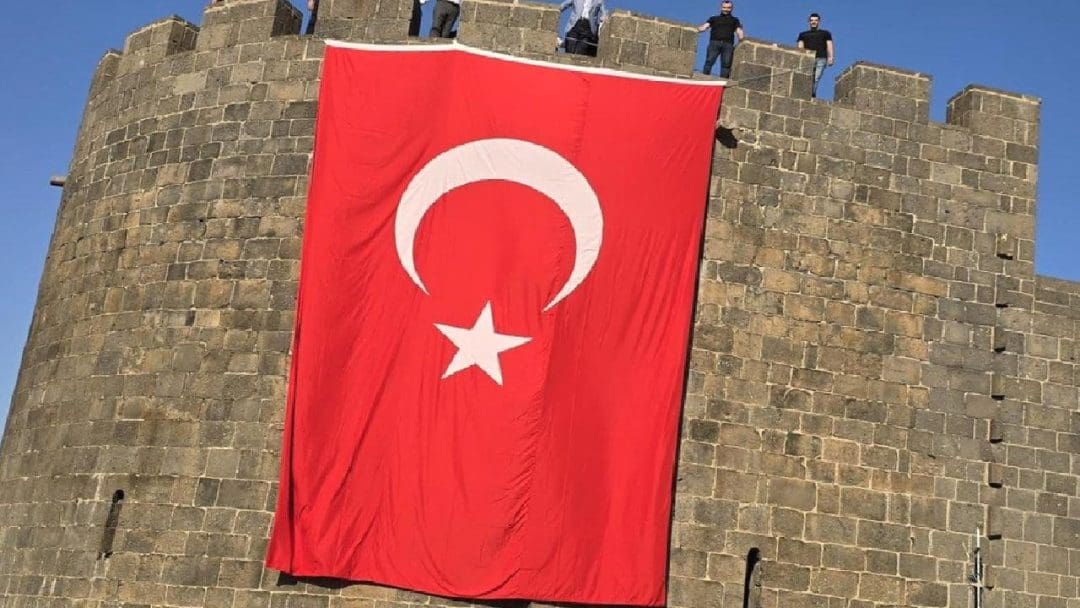 Devlet Büyüklerinin Liderliğinde Birlik ve Kararlılık